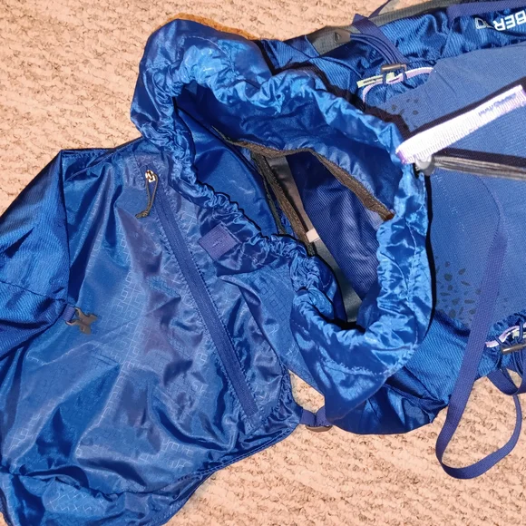 Gregory Vibrant Blue Hiking Backpack - Picture 14 of 15